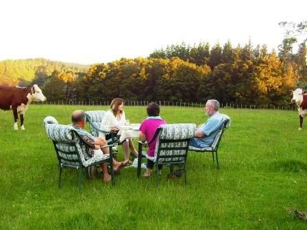 Dinner_in_the_paddock_at_Ridgeland_Farm_Parua_Bay_Whangarei_Heads_NZ.jpg